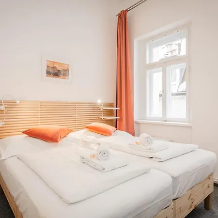 Self-service Ostas Hotel Praag